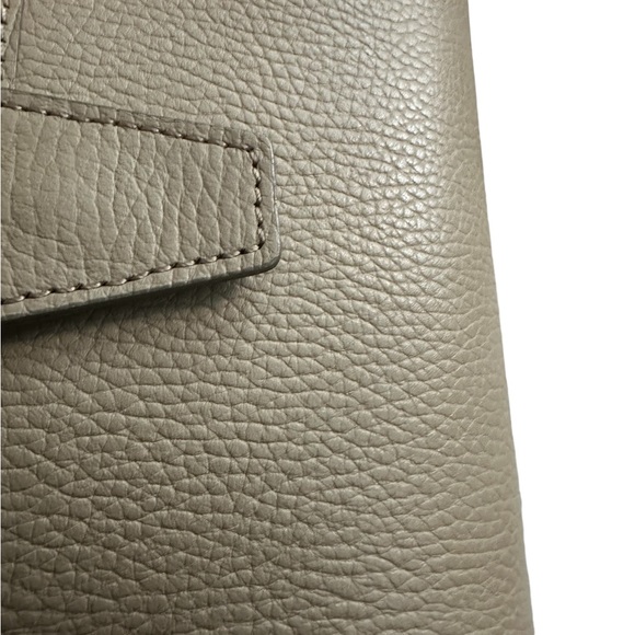 BURBERRY Leather Handbag with 2 side pockets EUC Silver hardware - Picture 10 of 15